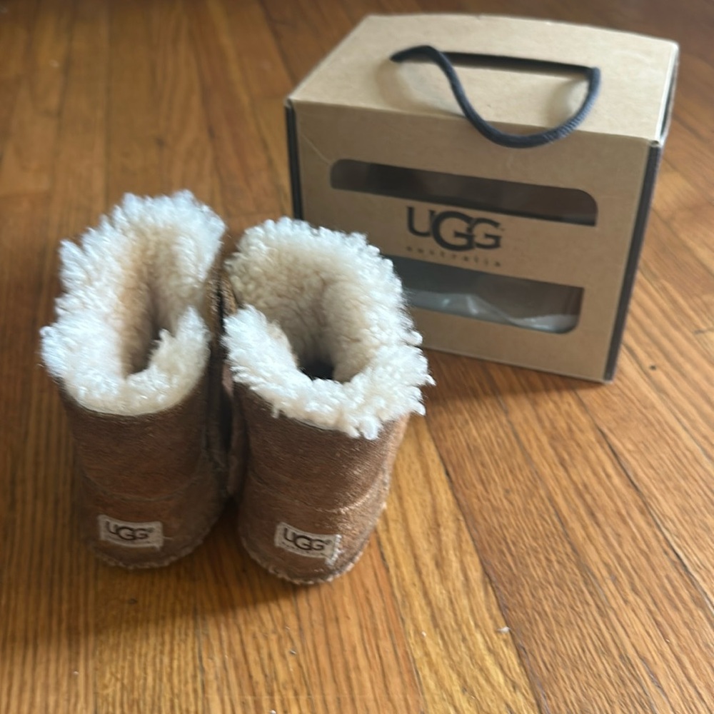 UGG baby toddler fur boots Chestnut size 2/3